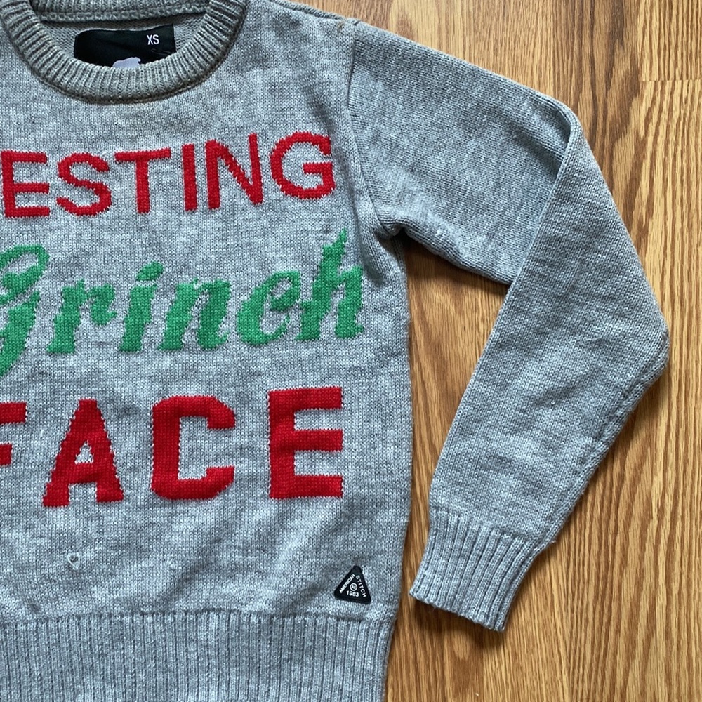 American Stitch Resting Grinch Face Christmas Sweater in Gray Size XS - Picture 5 of 12